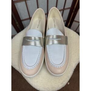 Cole Hahn Women's Nantucket 2.0 penny loafer light pink/white Silver toned strap